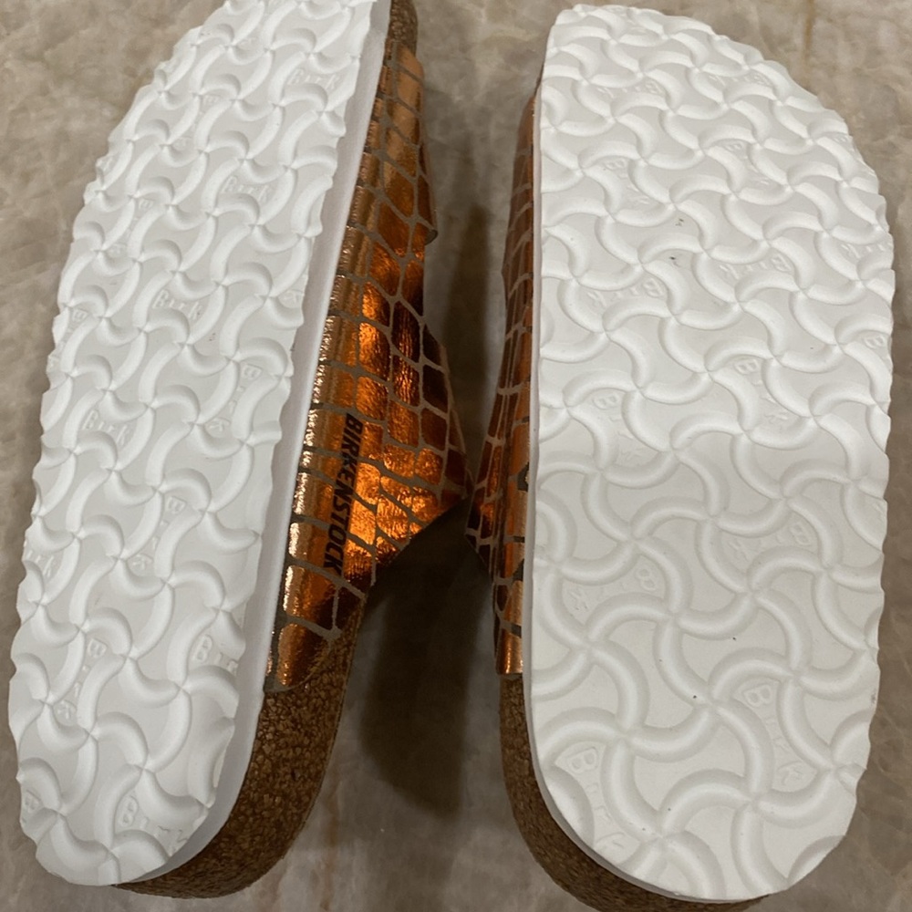 NWT Birkenstock Women's Gold Sandals size 39 - Picture 5 of 6